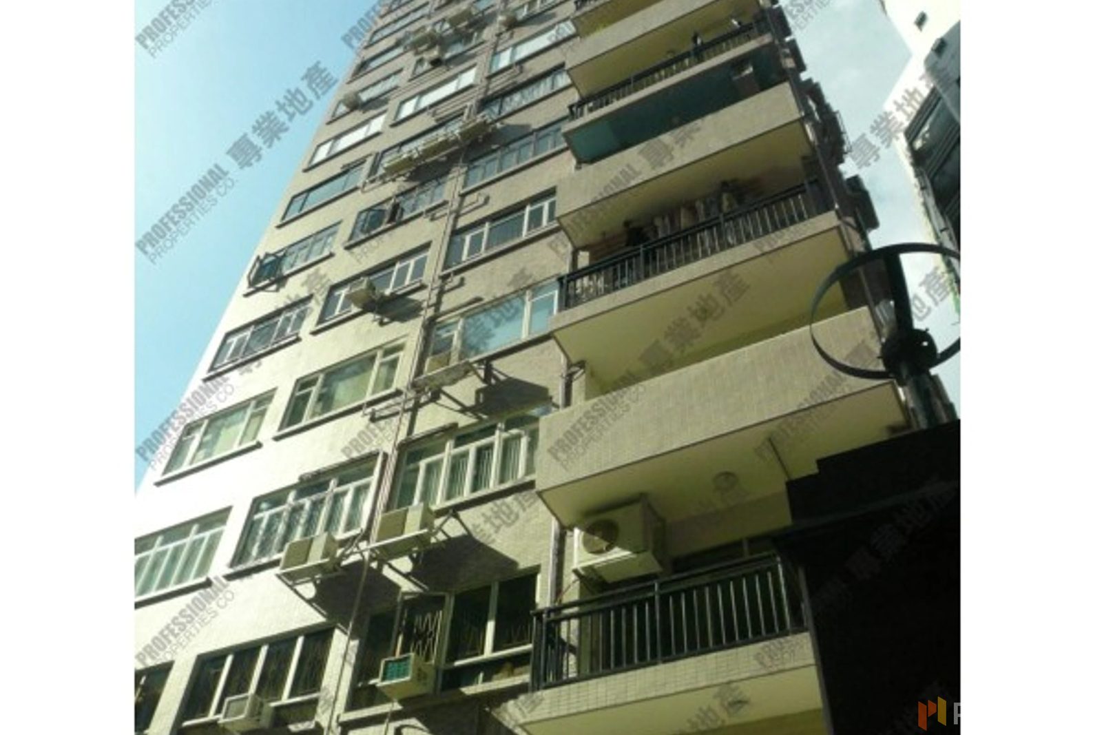 相片 14 — 銀輝大廈，東半山