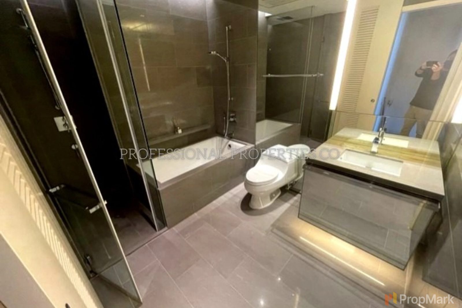 photo 4 — The Morgan, Mid-levels West