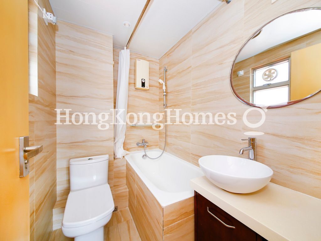 Master Bathroom — 名仕花園，跑馬地