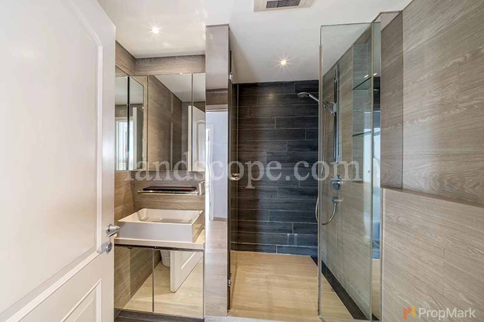 photo 9 — Guildford Court, The Peak