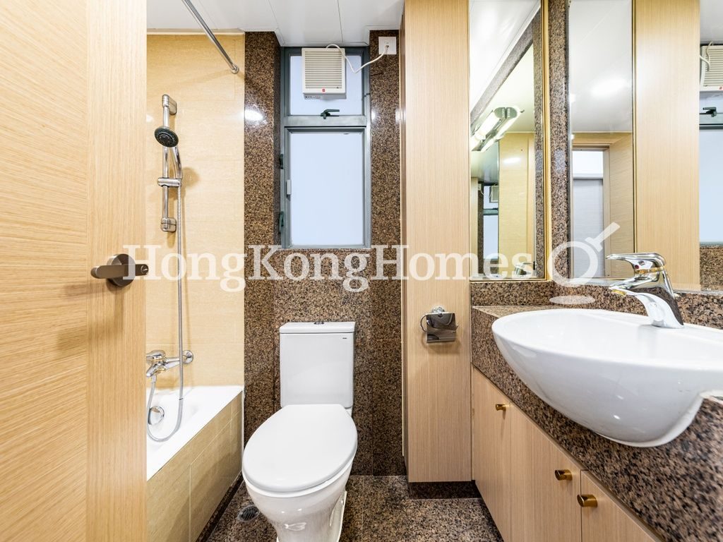 Guest Bathroom — 帝后華庭 - 03座，上環