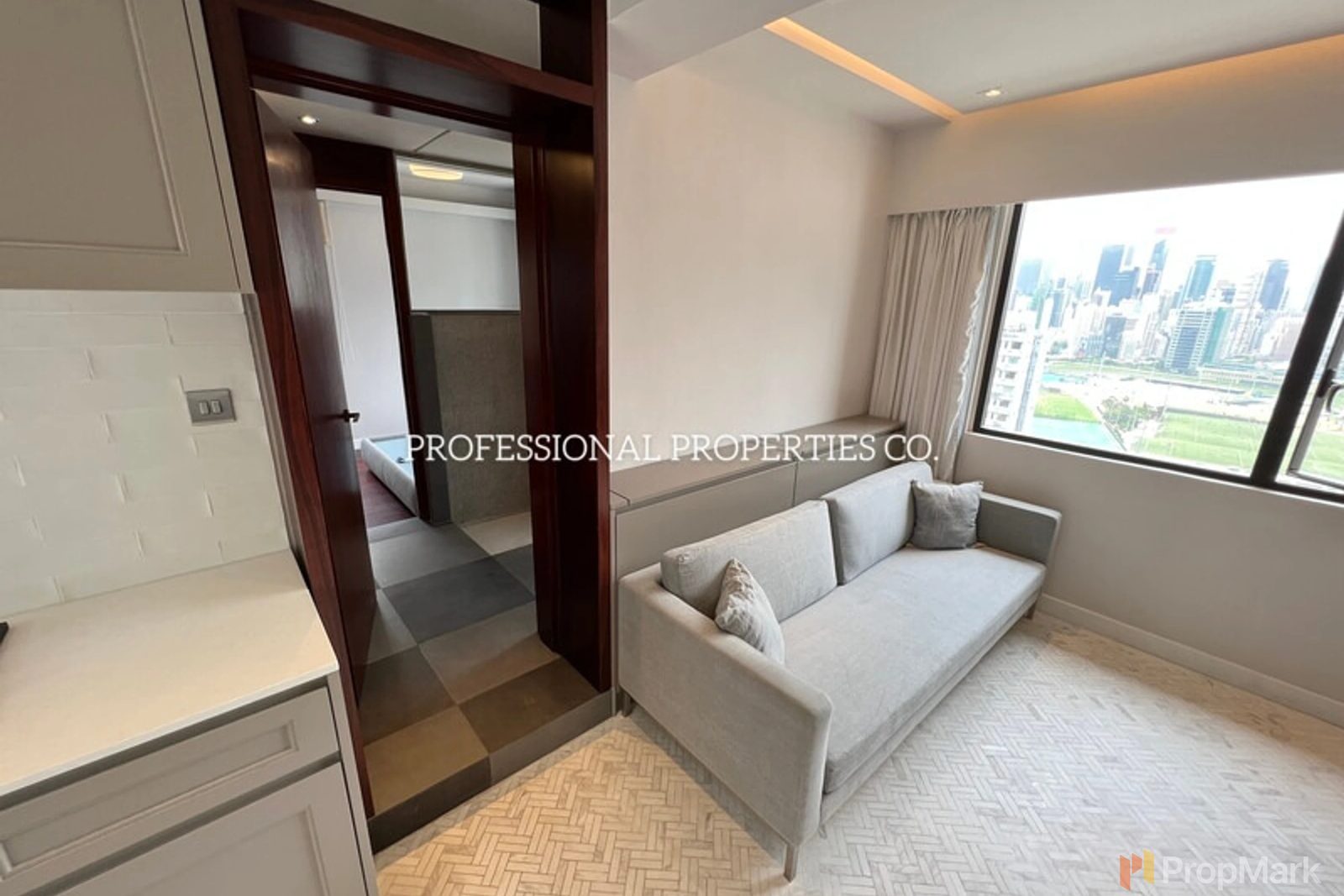 photo 15 — Yuk Sau Mansion, Happy Valley