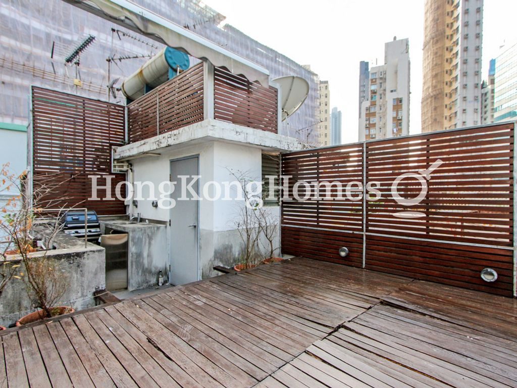 Private Roof Terrace — 荷李活道 228-230號，中環