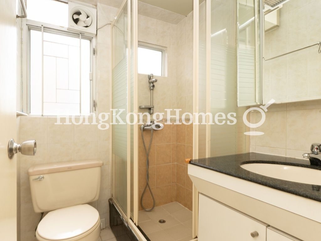 Guest Bathroom — 慧林閣，西半山