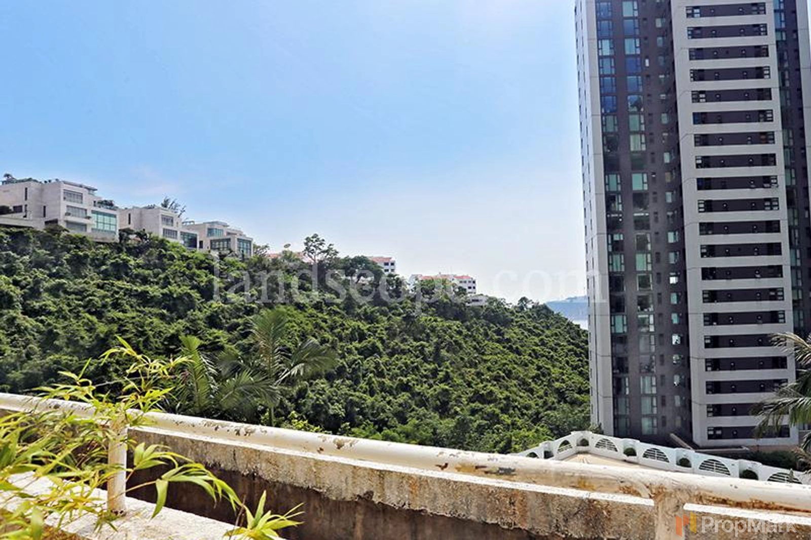 相片 3 — 南灣大廈，港島南區