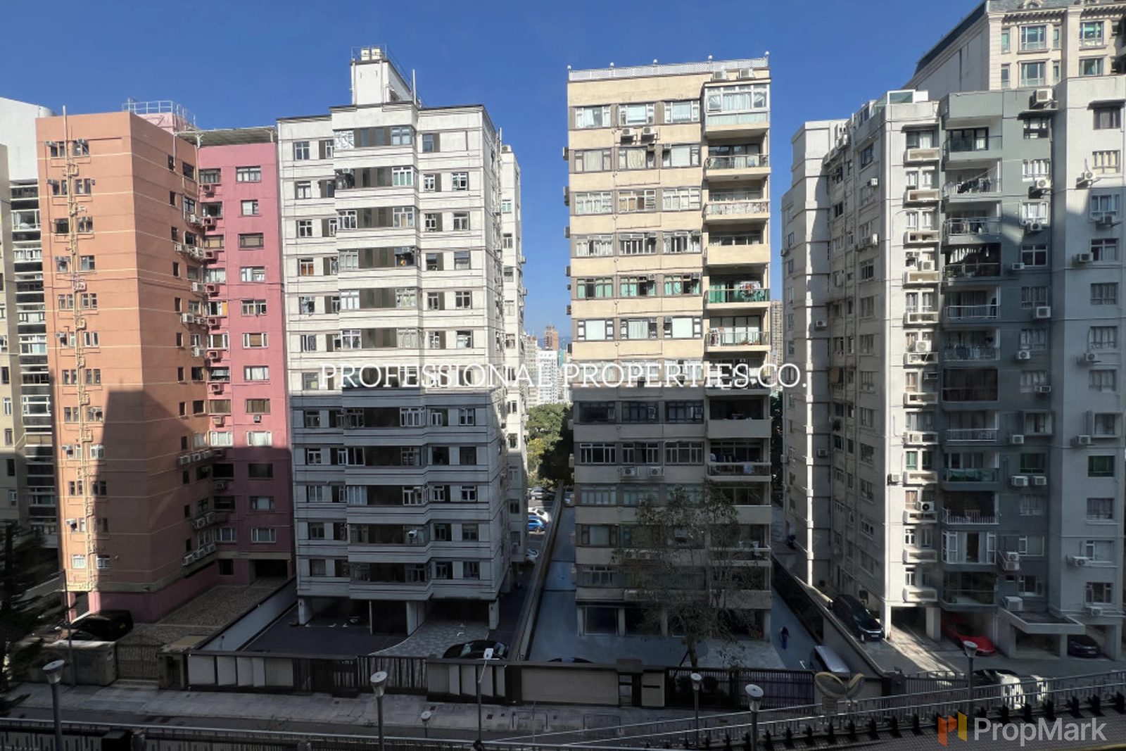 相片 12 — 滿輝大廈，東半山