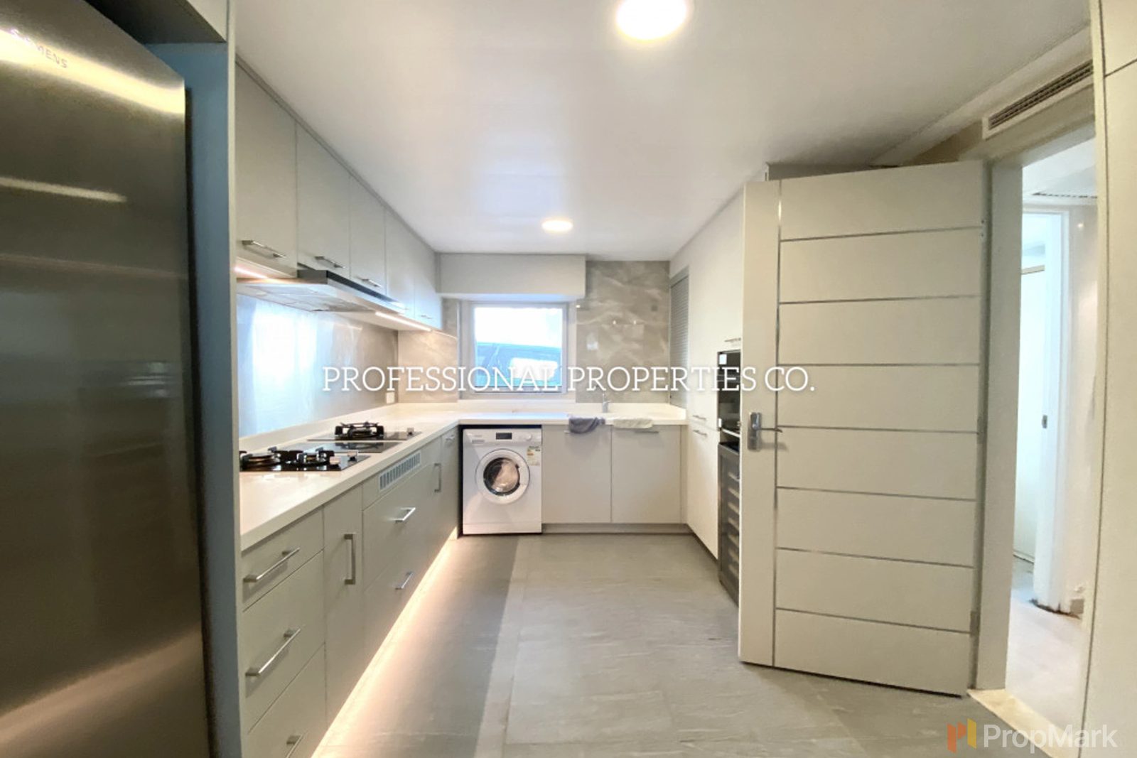 photo 14 — 56 Repulse Bay Road, Southside