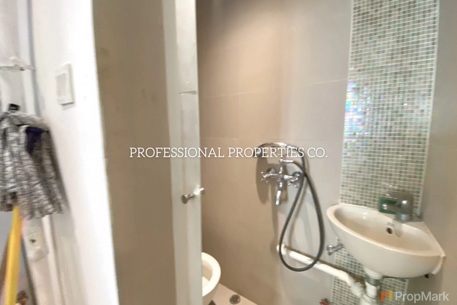 photo 16 — 56 Repulse Bay Road, Southside