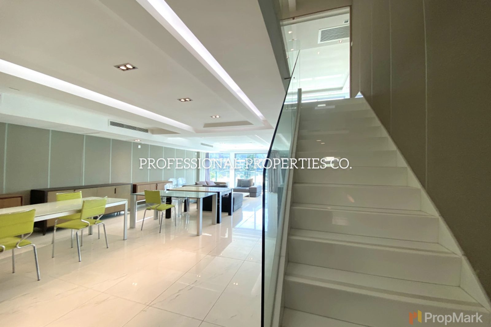 photo 18 — 56 Repulse Bay Road, Southside