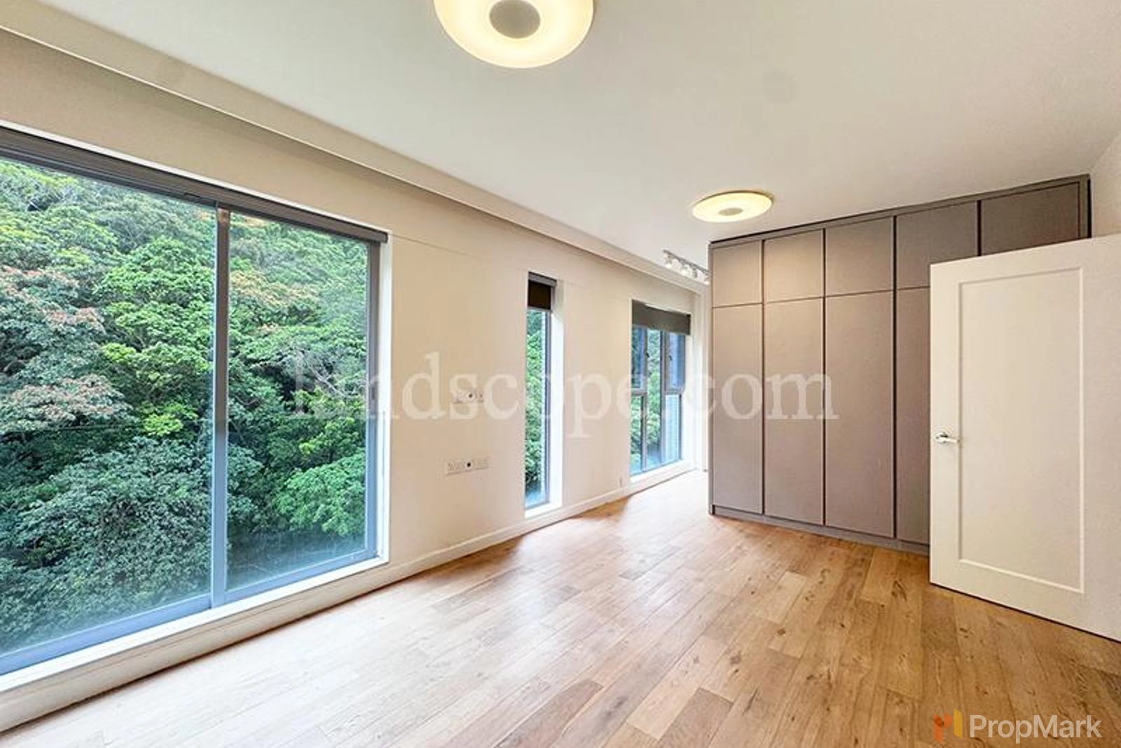 photo 6 — Leon Court, Mid-levels East