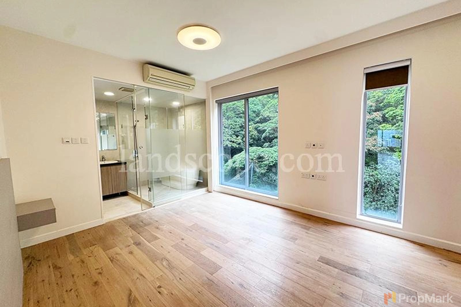 photo 7 — Leon Court, Mid-levels East