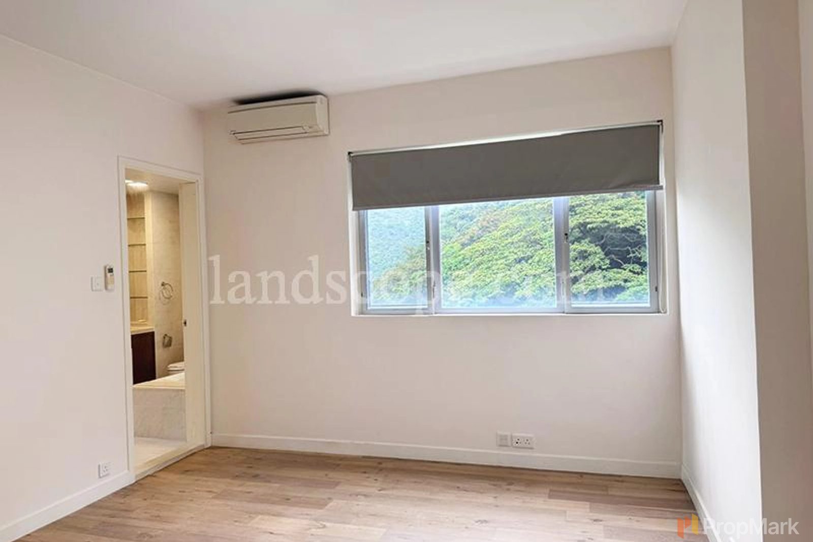 photo 9 — Leon Court, Mid-levels East