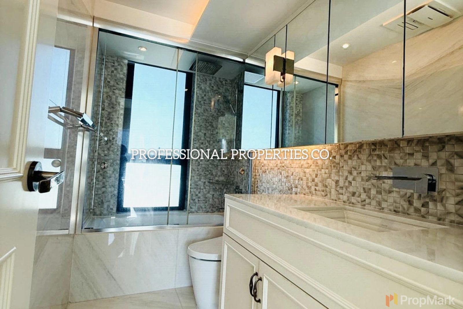 相片 3 — 禮頓山，跑馬地