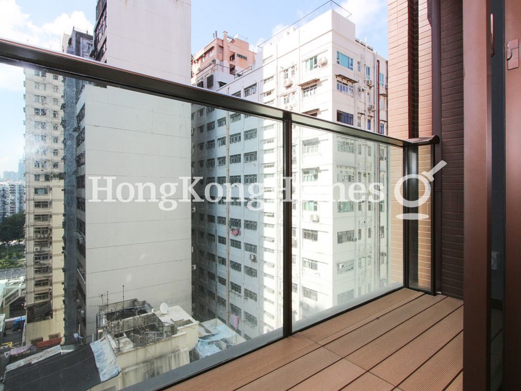 Balcony off Living and Dining Room — yoo Residence，銅鑼灣