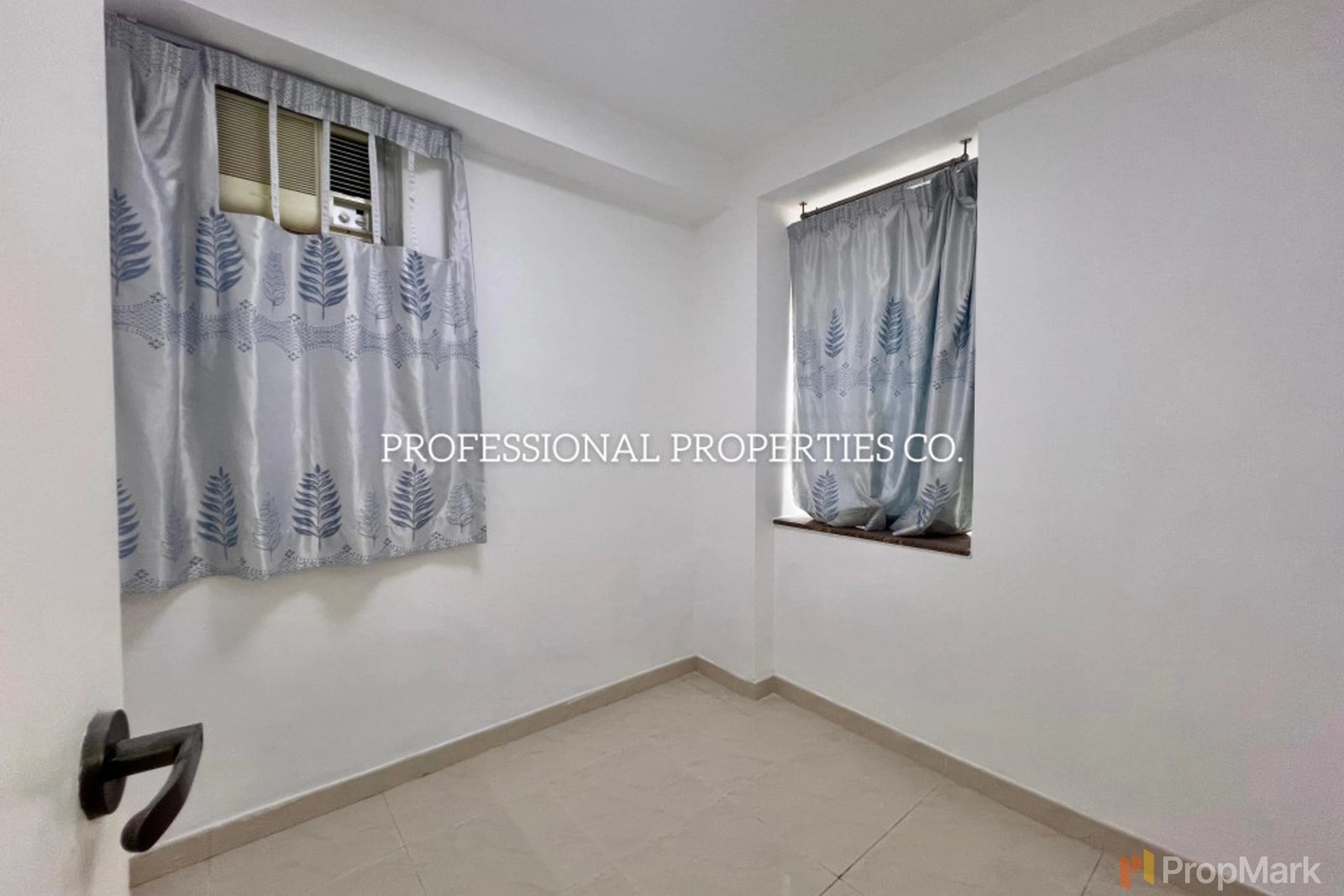 photo 5 — Wah Fai Court, Mid-levels West