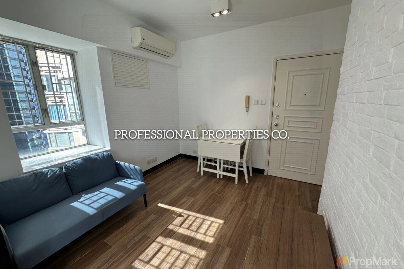 photo 3 — Windsor Court, Mid-levels West