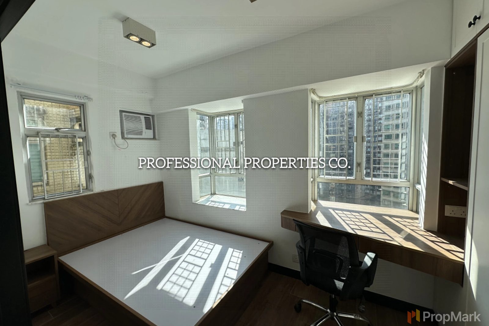 photo 4 — Windsor Court, Mid-levels West