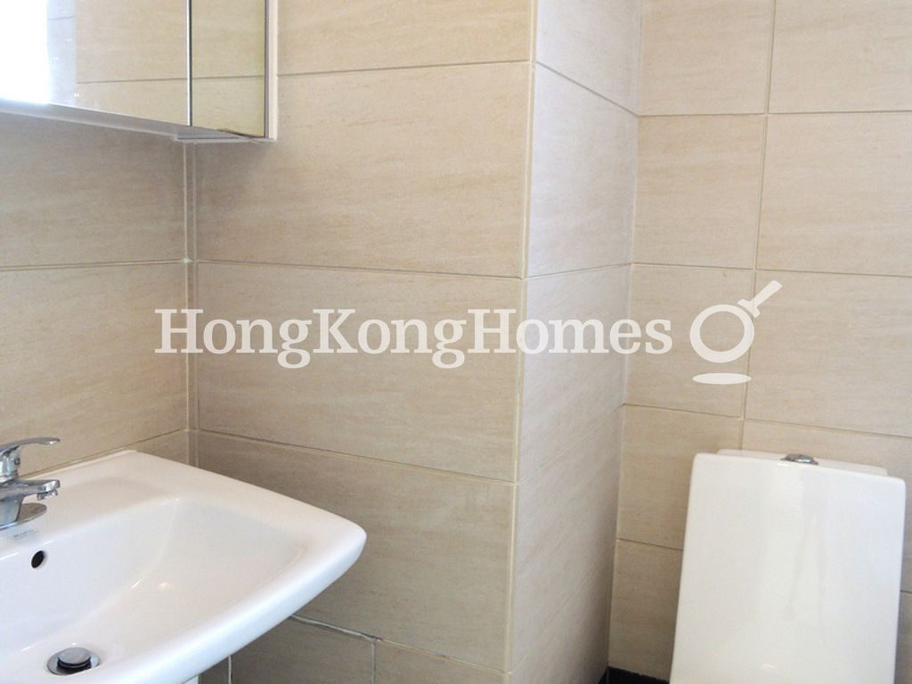 Master Bathroom — 畢架山花園 - 第2期, 19座，九龍塘