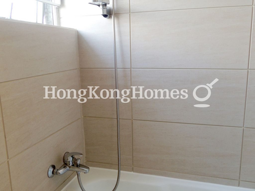 Master Bathroom — 畢架山花園 - 第2期, 19座，九龍塘