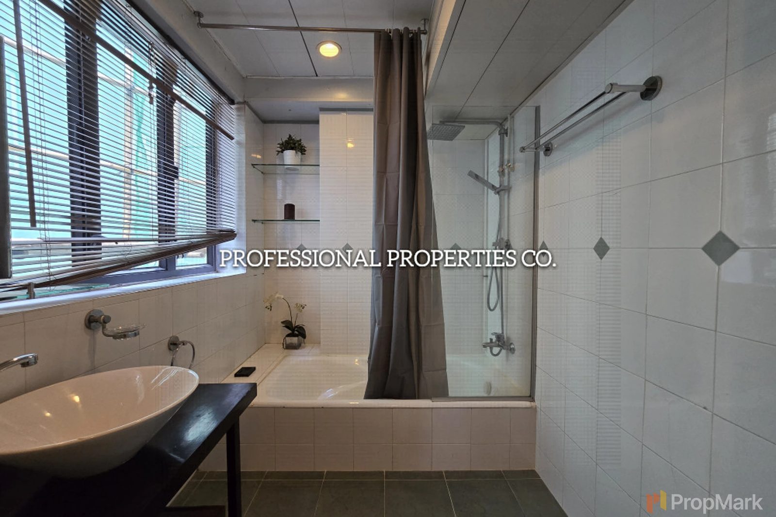photo 7 — 36 Elgin Street, Central