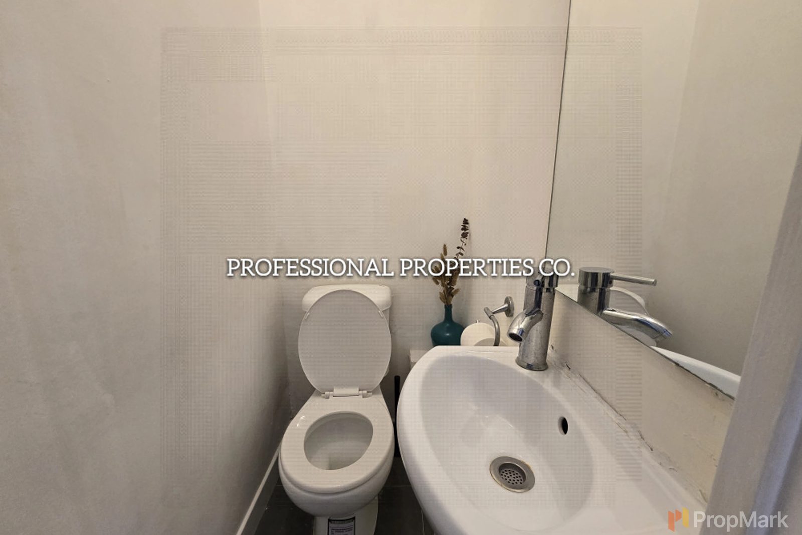 photo 8 — 36 Elgin Street, Central