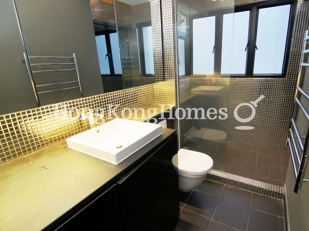 Guest Bathroom — Woodlands Terrace, Mid-levels West