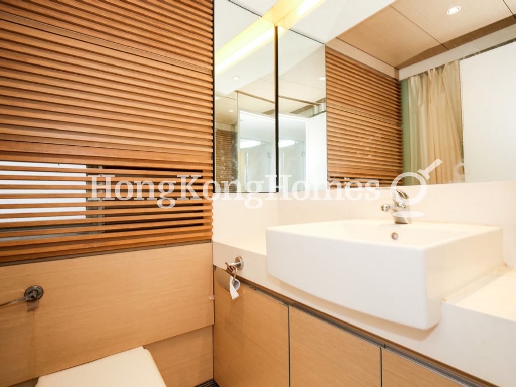 Guest Bathroom — CentreStage - Block 02, Central