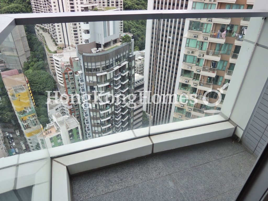 Balcony off Living and Dining Room — 壹環，灣仔
