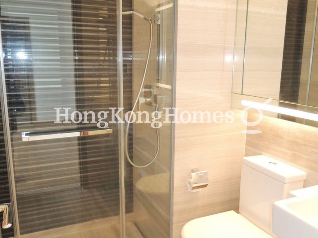 Guest Bathroom — 壹環，灣仔