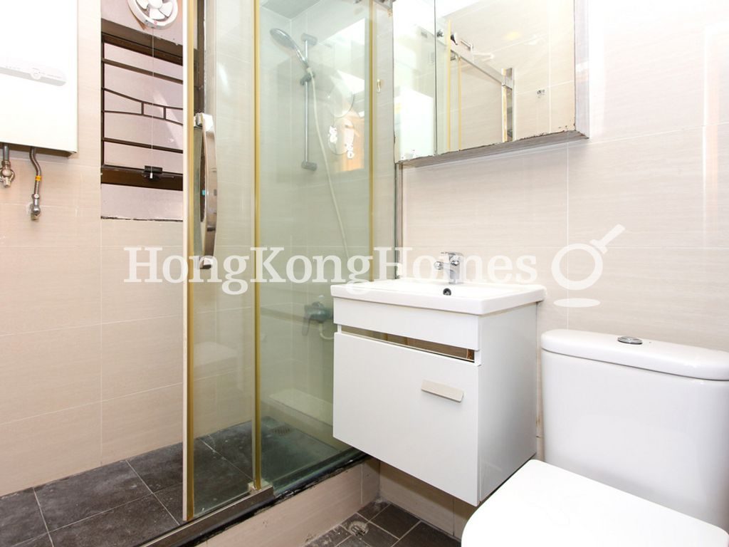 Guest Bathroom — Chong Yuen, Mid-levels West