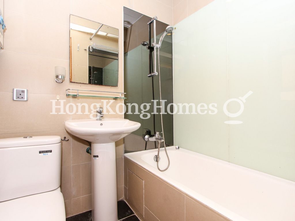 Master Bathroom — Chong Yuen, Mid-levels West
