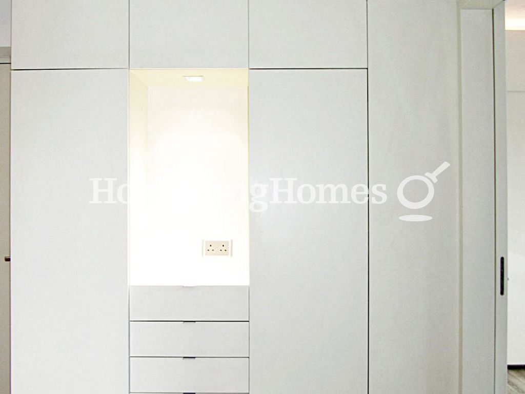 Built-in Storage at Entrance — 嘉倫軒，西半山