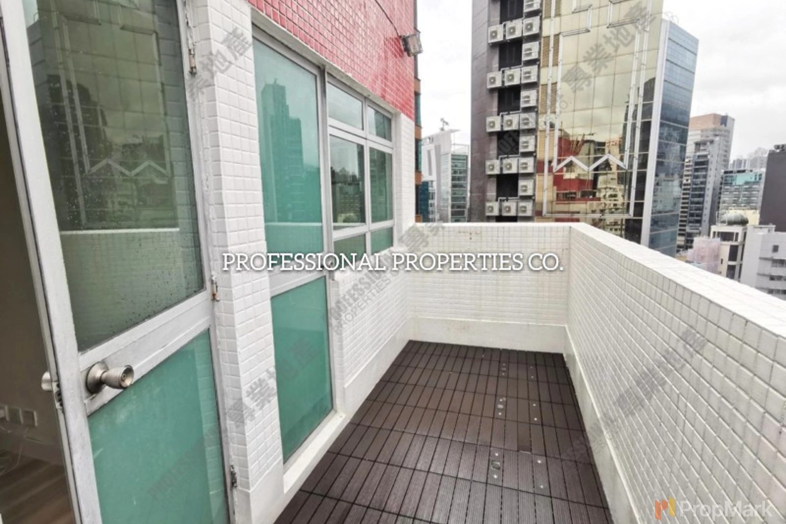 photo 3 — Amber Lodge, Central