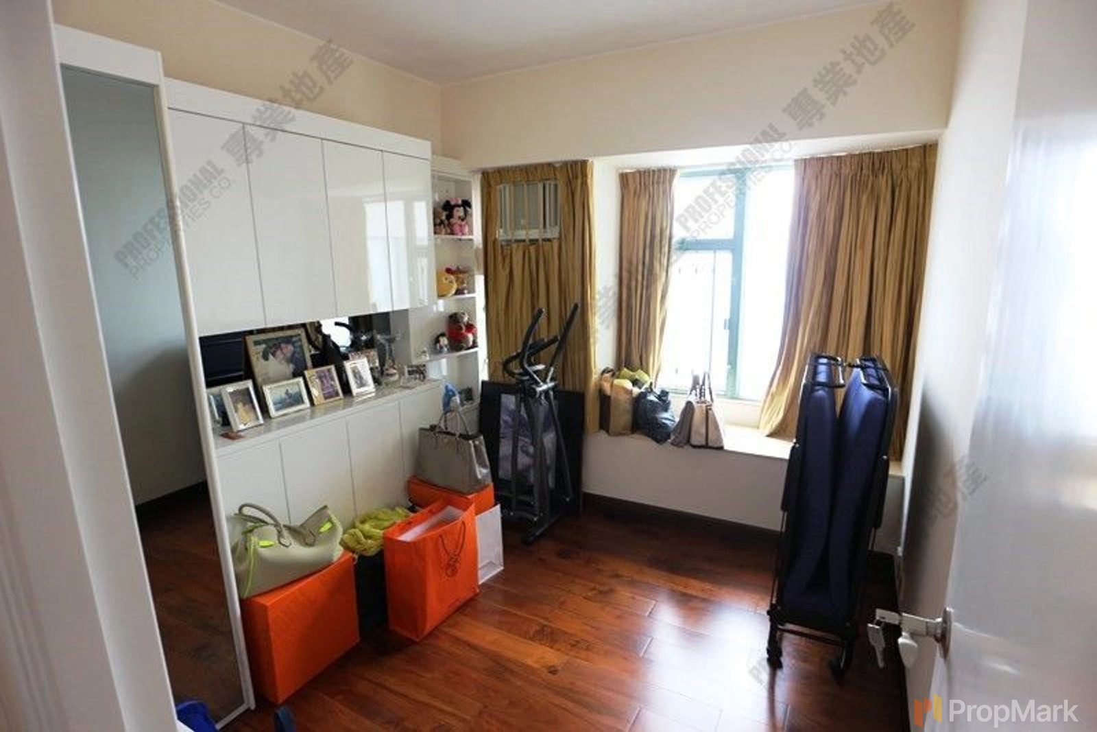 photo 11 — Robinson Place, Mid-levels West