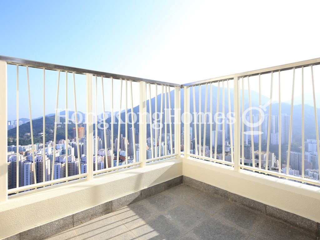 Balcony off Living and Dining room — 嘉亨灣 06座，鰂魚涌