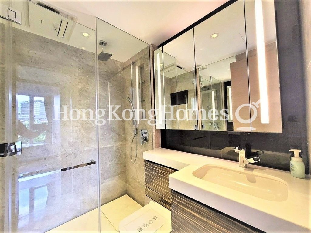 Guest Bathroom — Harbour Pinnacle, Tsim Sha Tsui