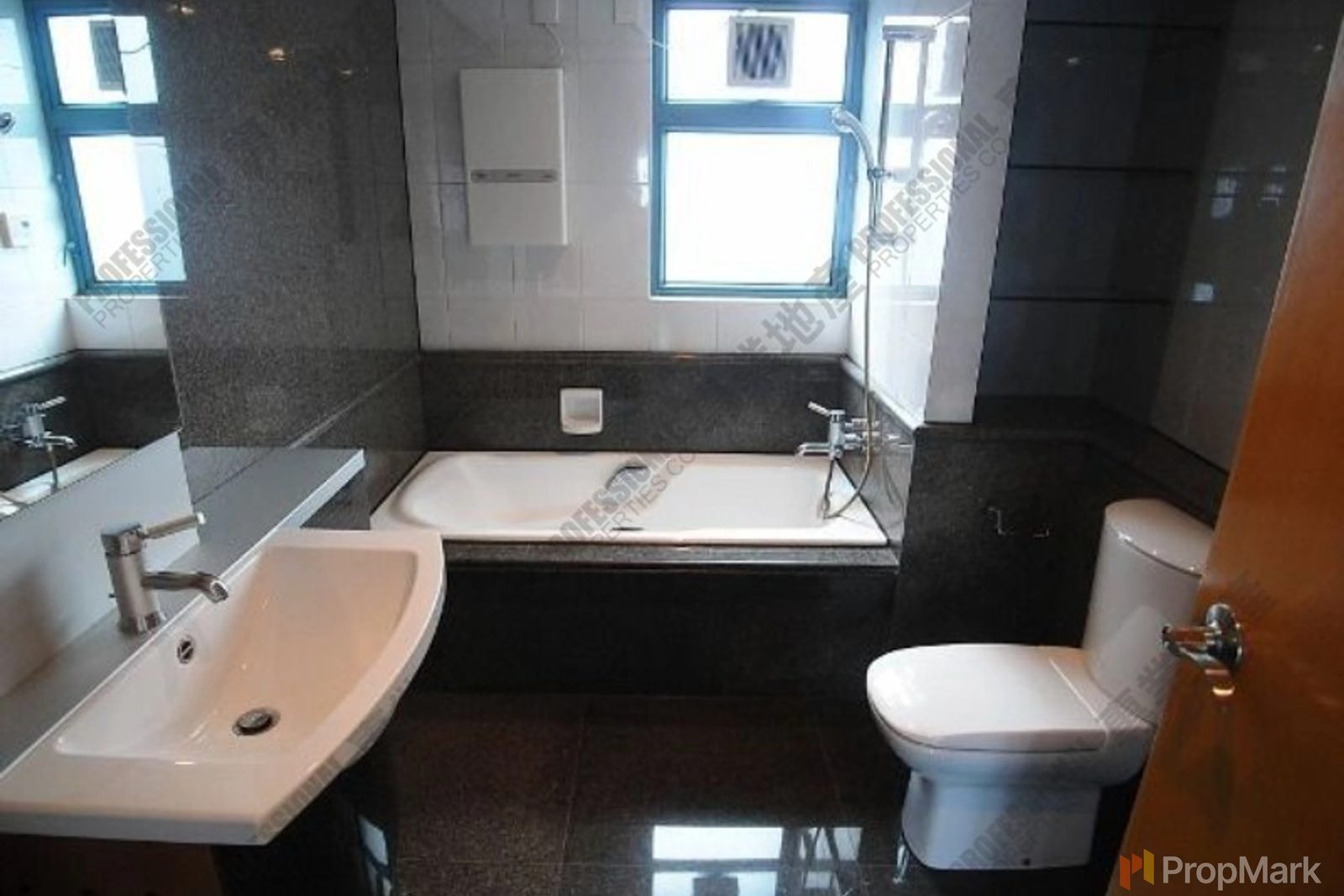 photo 3 — 80 Robinson Road, Mid-levels West