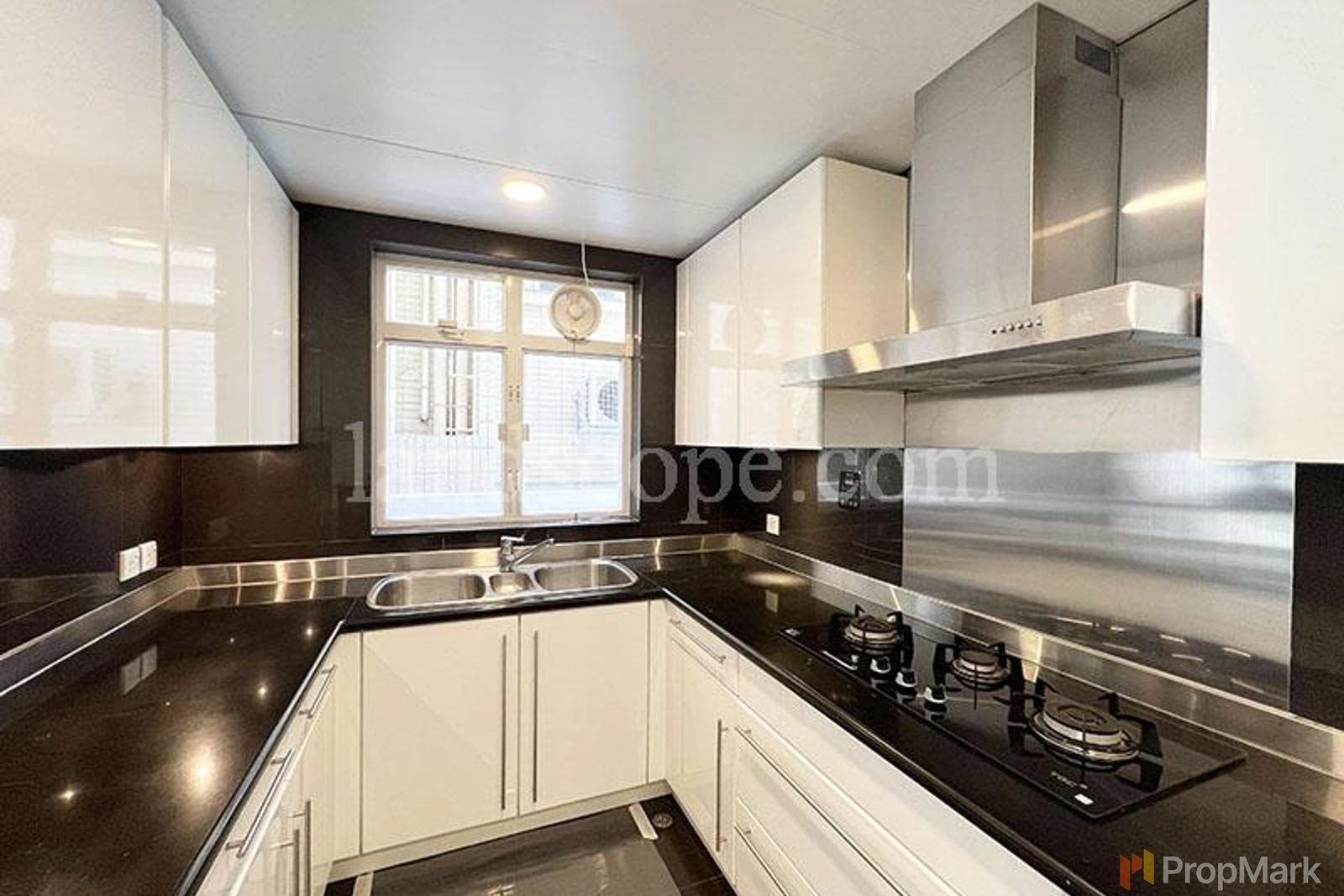 photo 25 — Grosse Pointe Villa, Southside