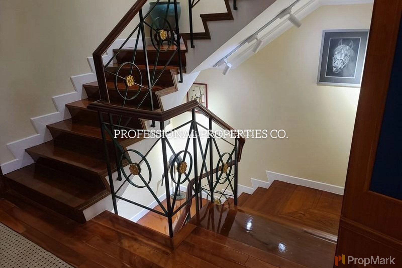 photo 129 — Coral Villas, Southside