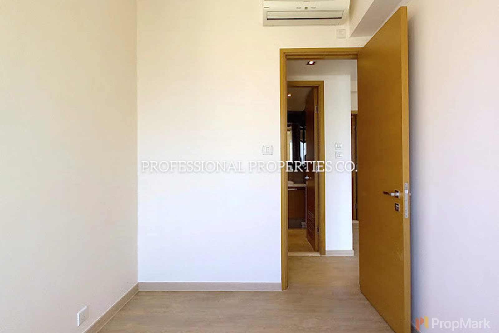 photo 14 — The Summa, Mid-levels West