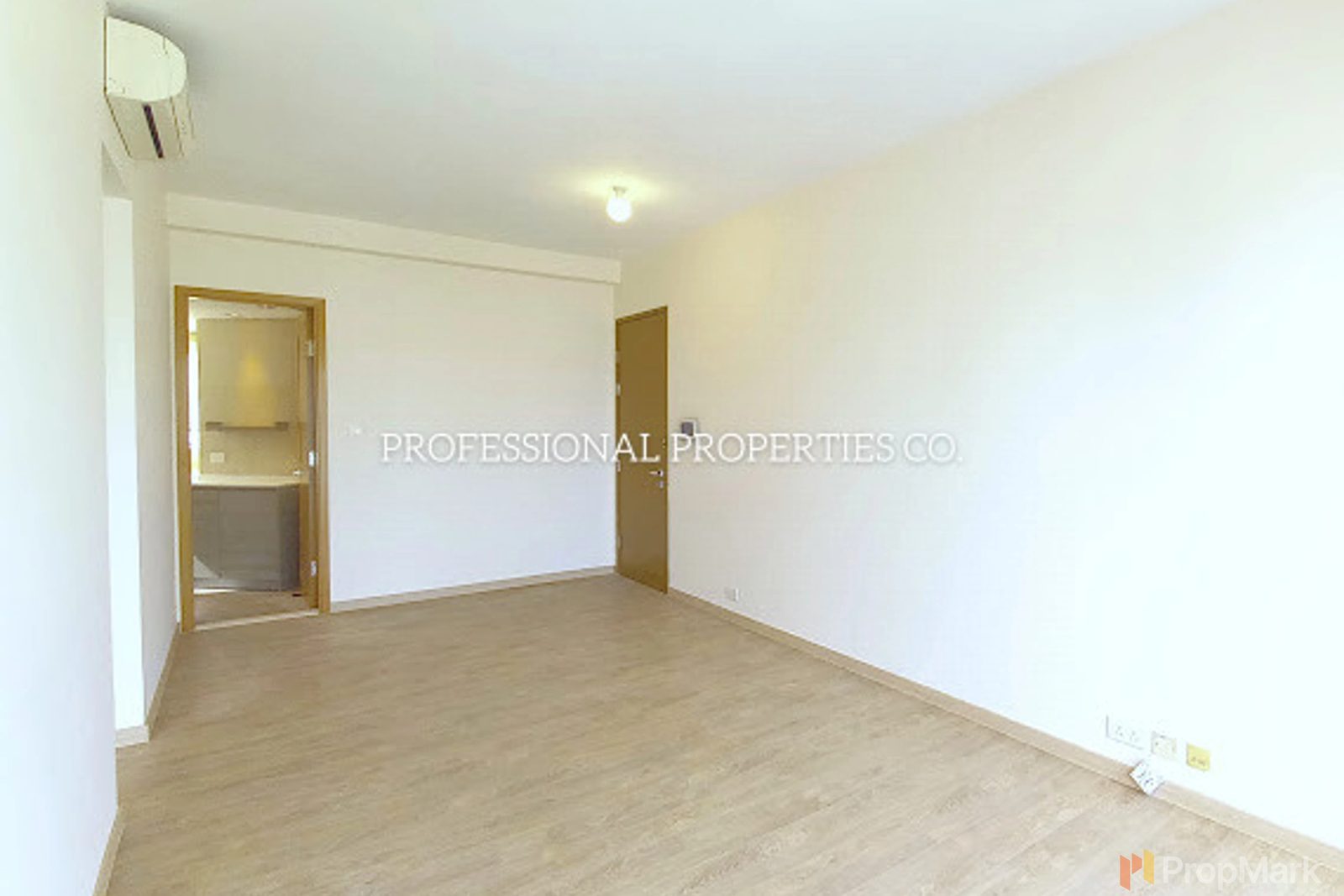 photo 4 — The Summa, Mid-levels West