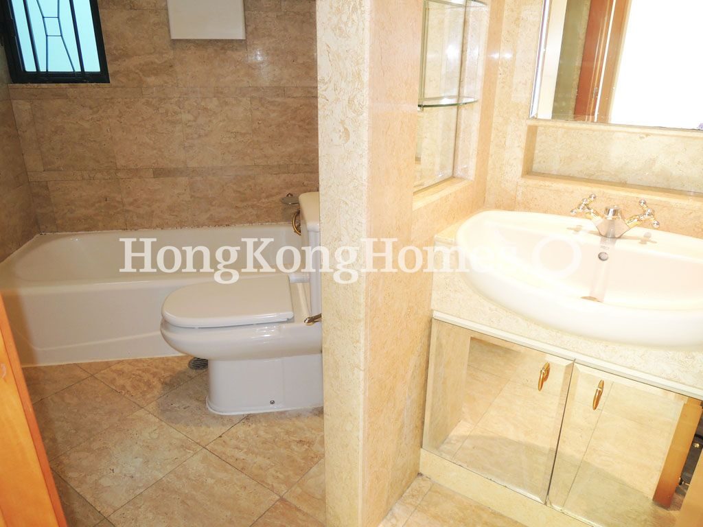 Guest Bathroom — 高逸華軒，西環堅尼地城