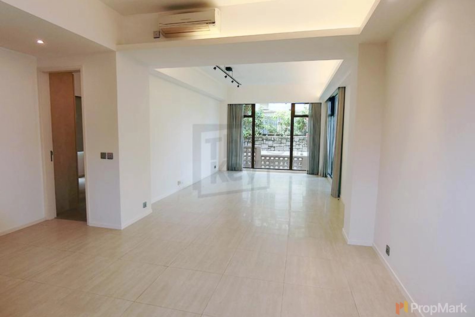 photo 2 — 18-24 Bisney Road, Pokfulam
