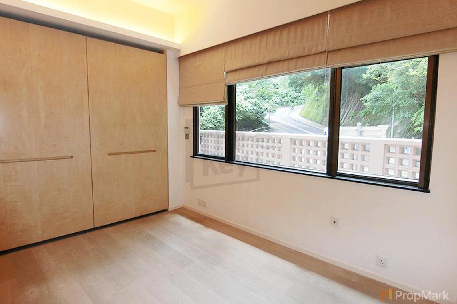 photo 5 — 18-24 Bisney Road, Pokfulam