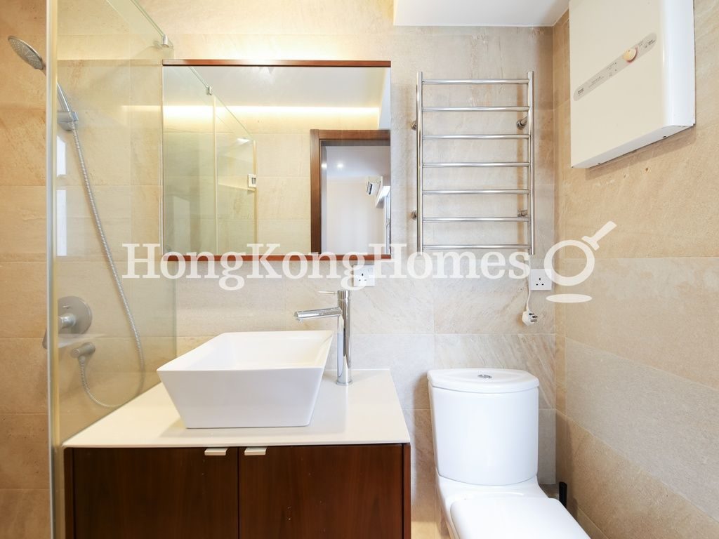 Ensuit Bathroom — 樂欣大廈，西半山