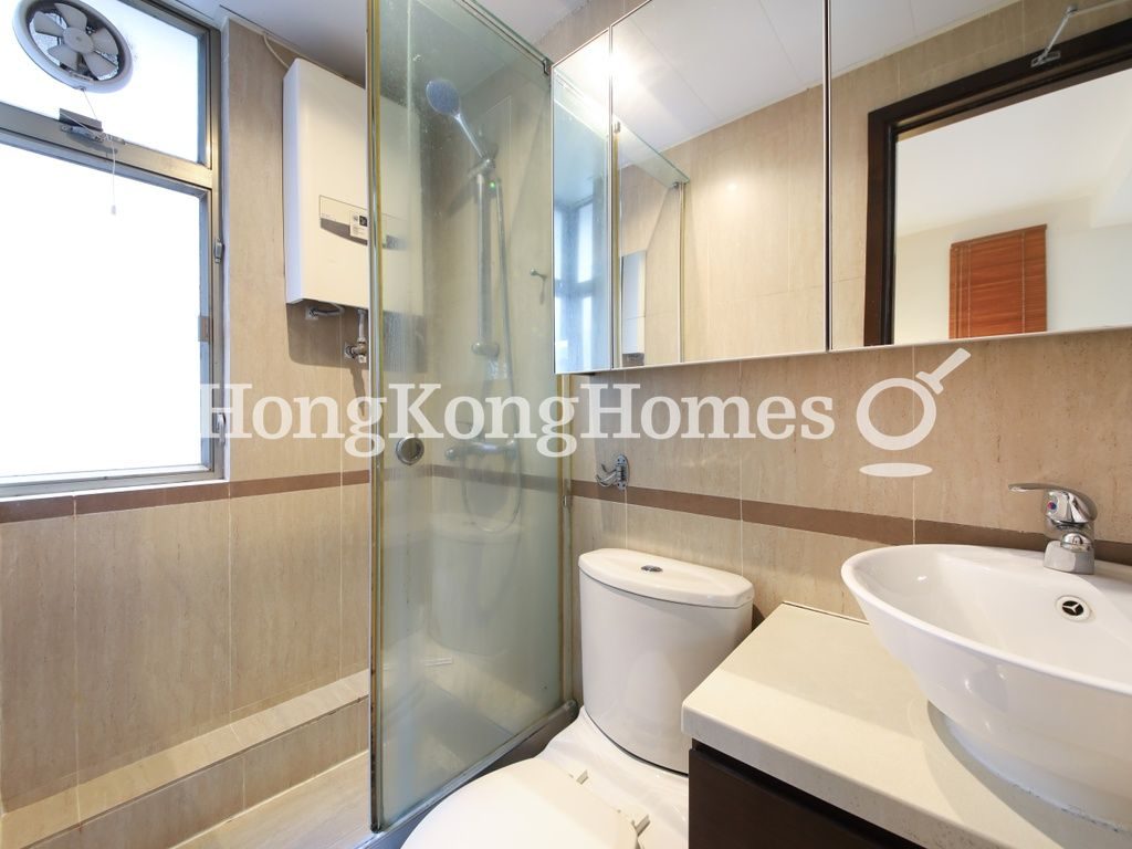 Master Bathroom — 樂欣大廈，西半山