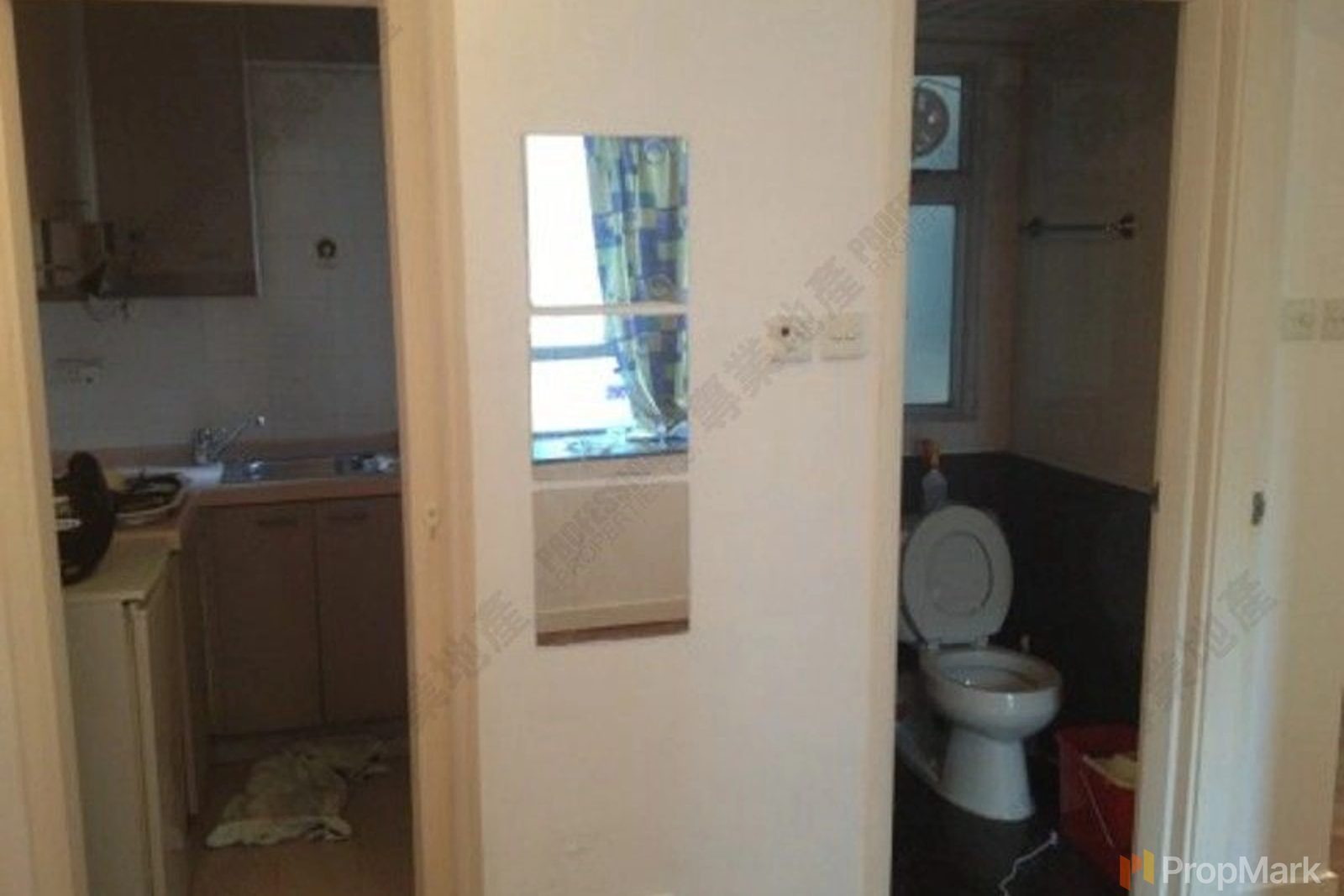 photo 2 — Windsor Court, Mid-levels West