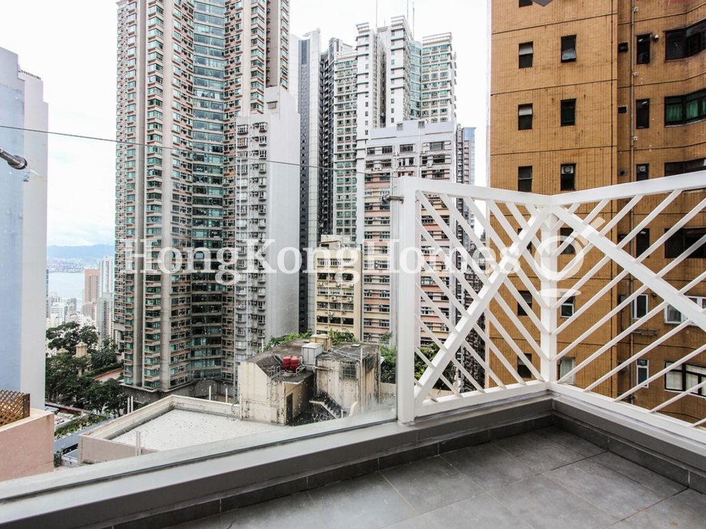 Balcony off Living and Dining room — The Icon，西半山