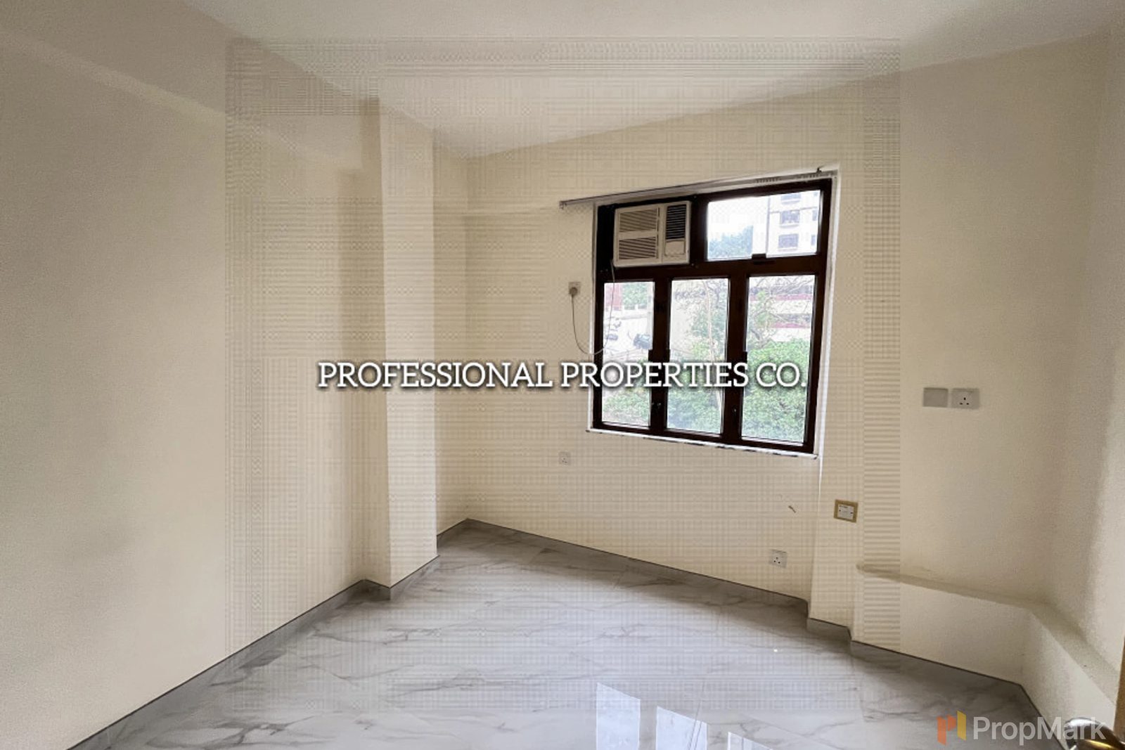 photo 3 — Gold Ning Mansion, Mid-levels East