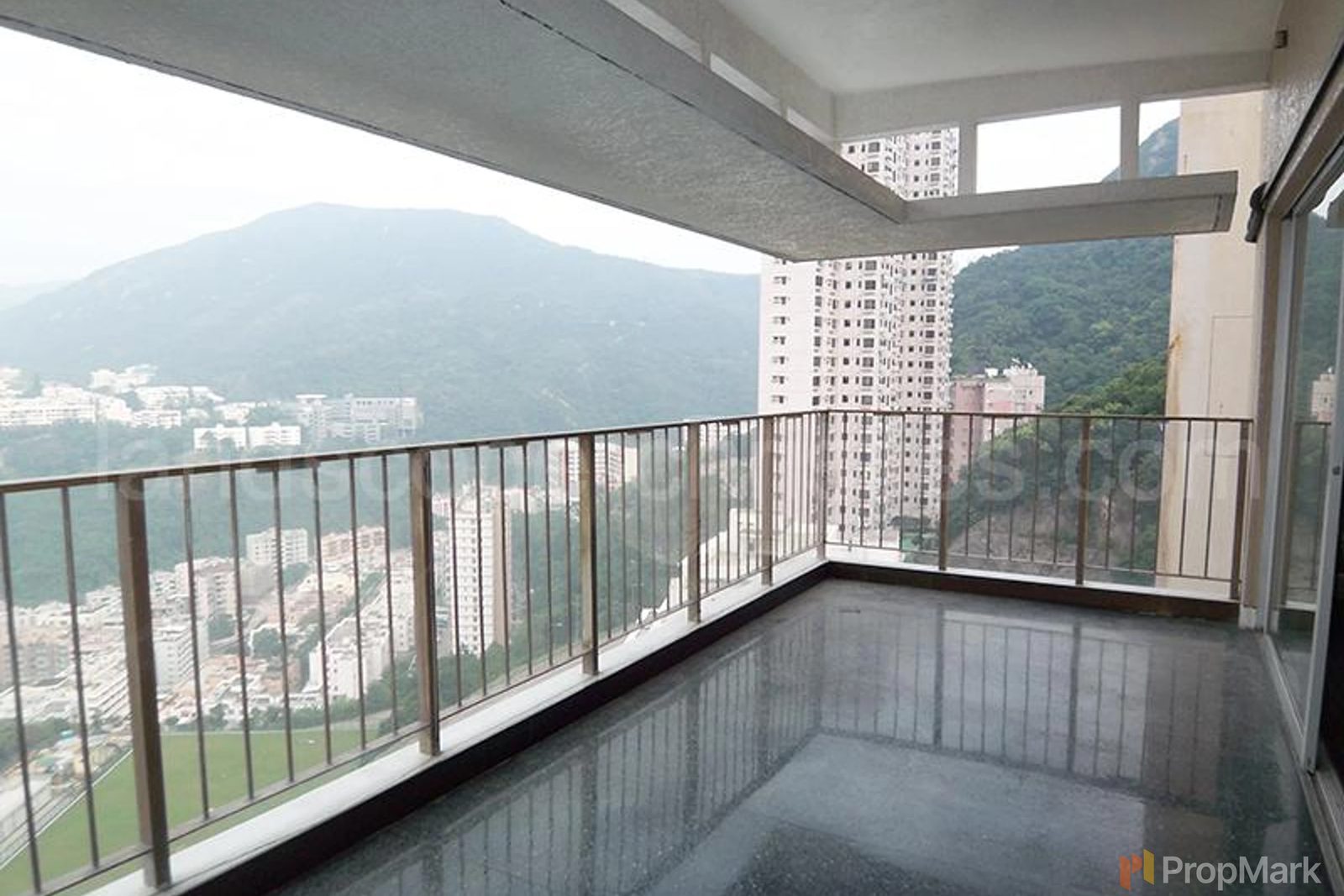 相片 2 — 怡園，東半山